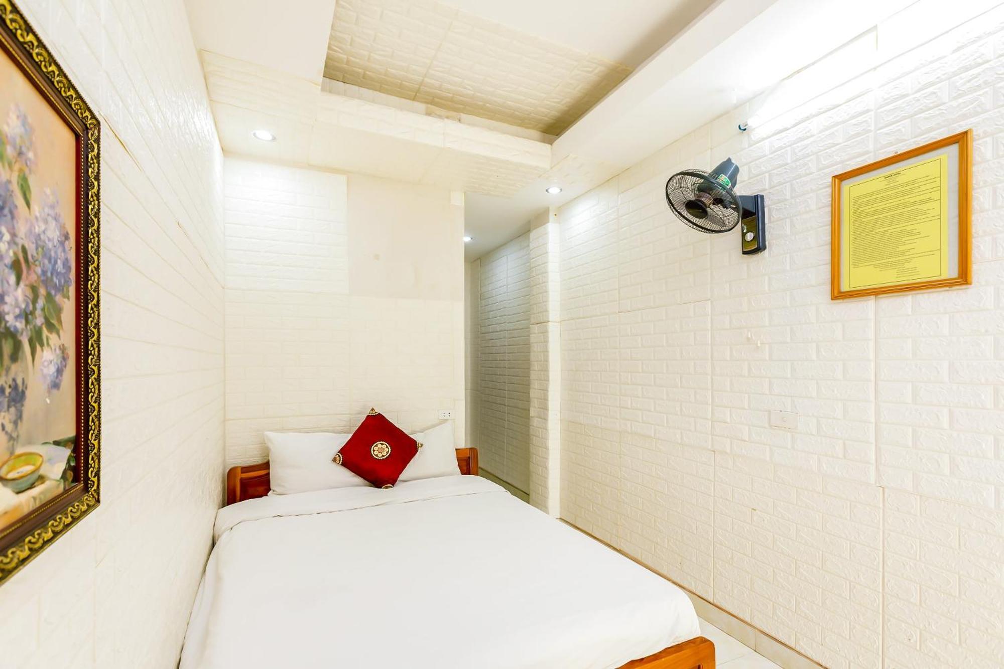 Oyo 604 Queen Hotel Spot-On Ханой Екстер'єр фото
